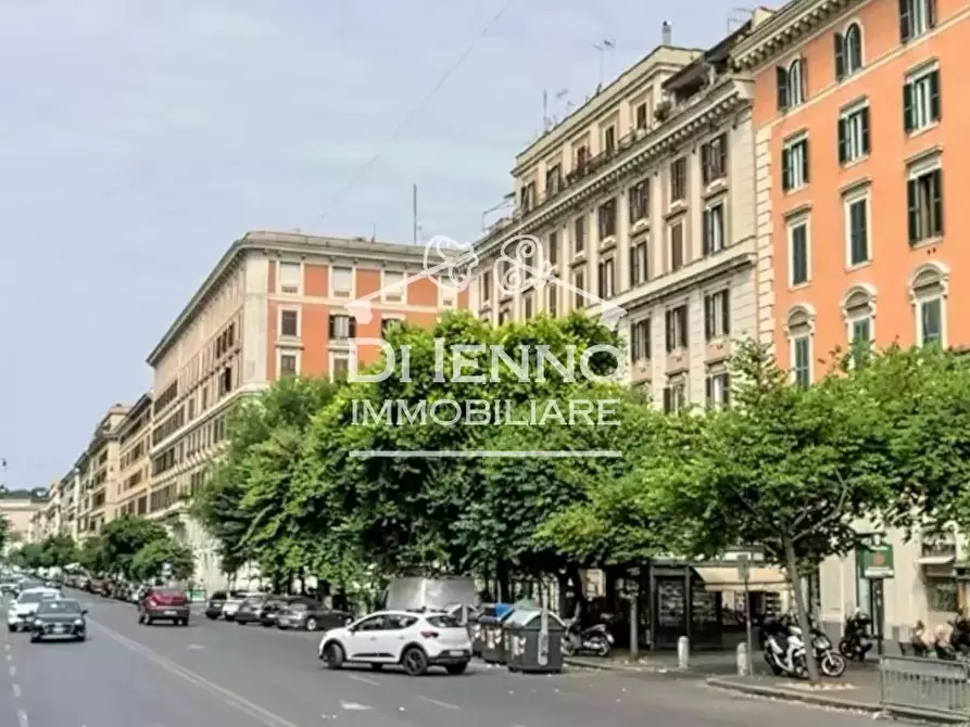 Immagine 3 di Casa trifamiliare in vendita  in Piazza Cavour a Roma
