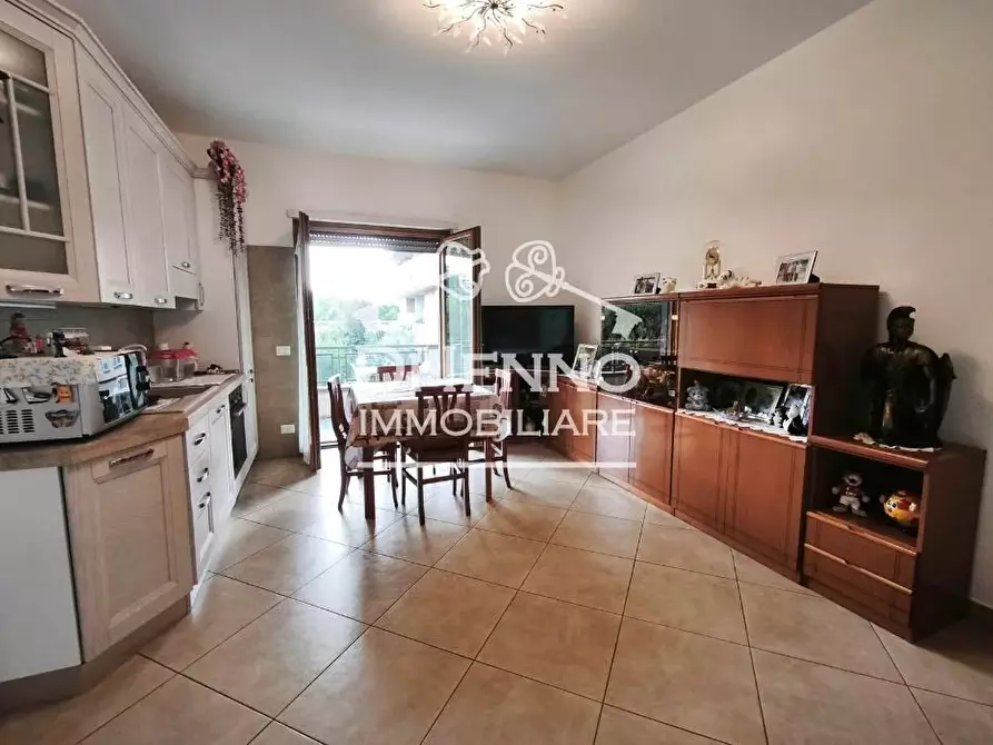 Immagine 10 di Casa trifamiliare in vendita  in Largo Ines Bedeschi a Roma