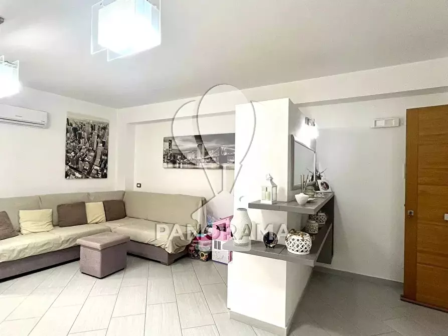 Immagine 29 di Casa trifamiliare in vendita  in Via Mazzini a Balestrate