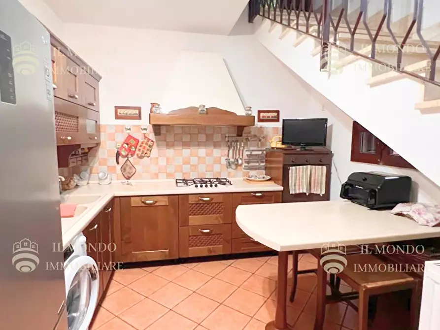 Immagine 16 di Casa trifamiliare in vendita  a Palombara Sabina