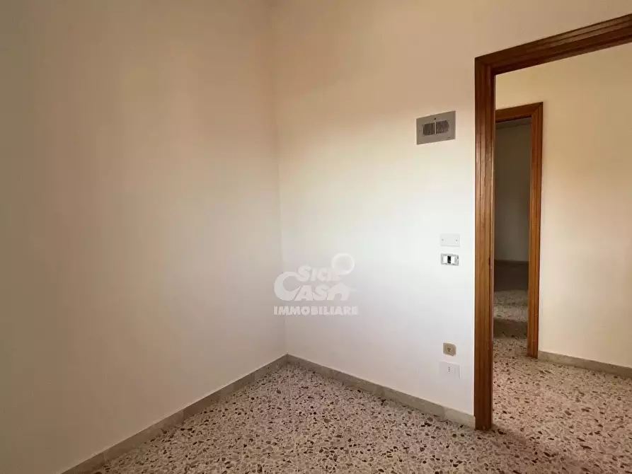 Immagine 17 di Casa trifamiliare in affitto  a Marsala