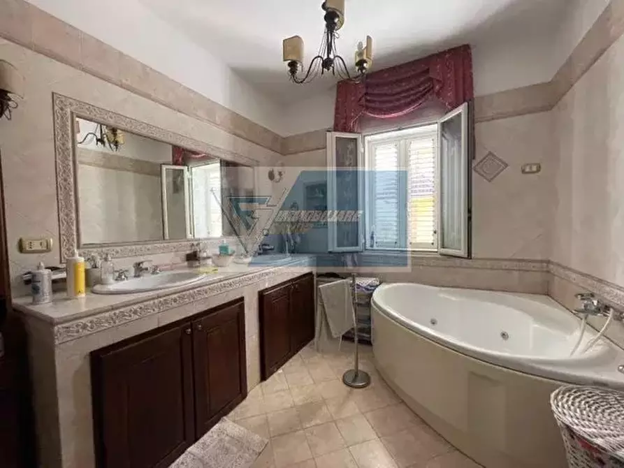 Immagine 14 di Casa trifamiliare in vendita  in Via Brancati a Buccheri