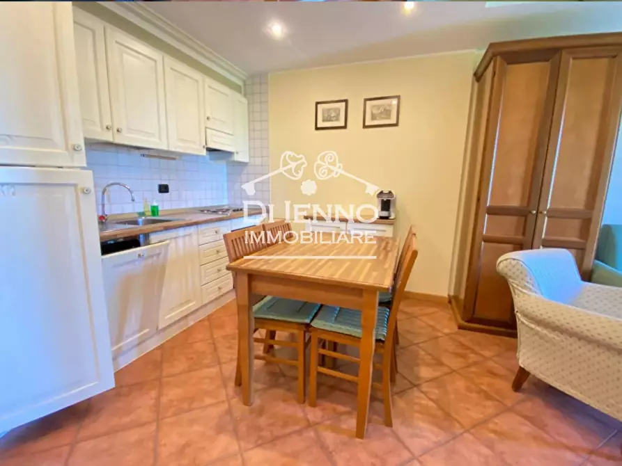 Immagine 8 di Casa trifamiliare in vendita  in Via di Marco Simone, 80 a Guidonia Montecelio