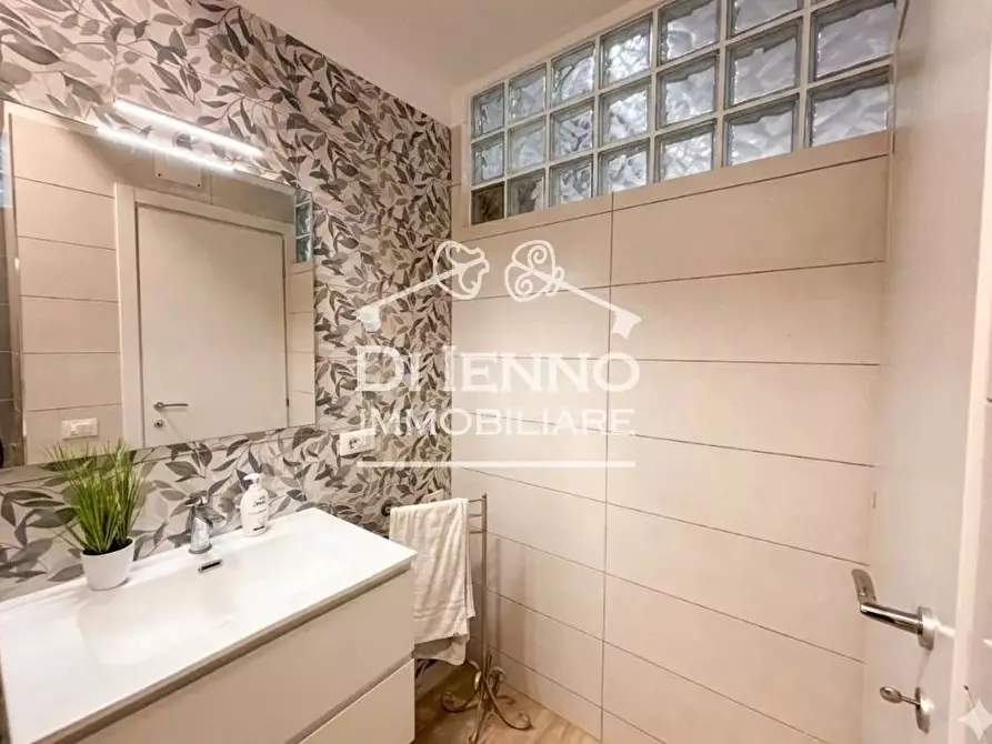 Immagine 23 di Casa trifamiliare in vendita  in Via del Trullo a Roma