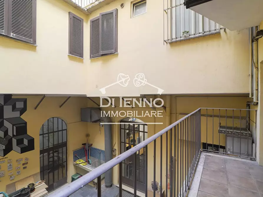 Immagine 20 di Attico in vendita  in Via dei Marsi a Roma