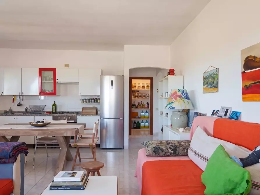Immagine 1 di Casa trifamiliare in vendita  in Via Brancaleoni Delfina a Arzachena