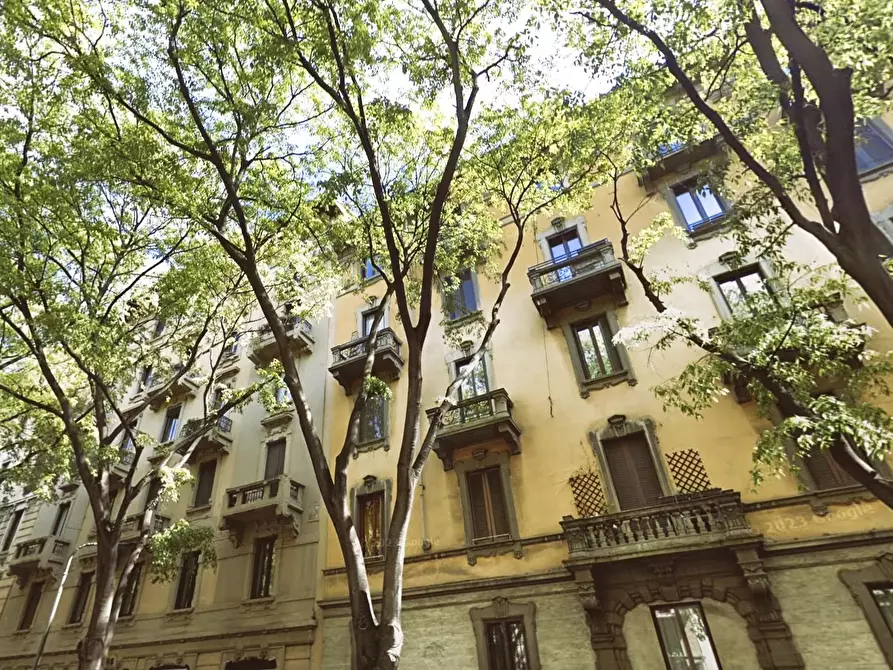 Immagine 1 di Casa trifamiliare in vendita  in Via Bartolomeo Eustachi a Milano