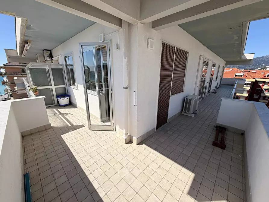 Immagine 5 di Casa trifamiliare in vendita  in Via Tacito, 22 a Ventimiglia