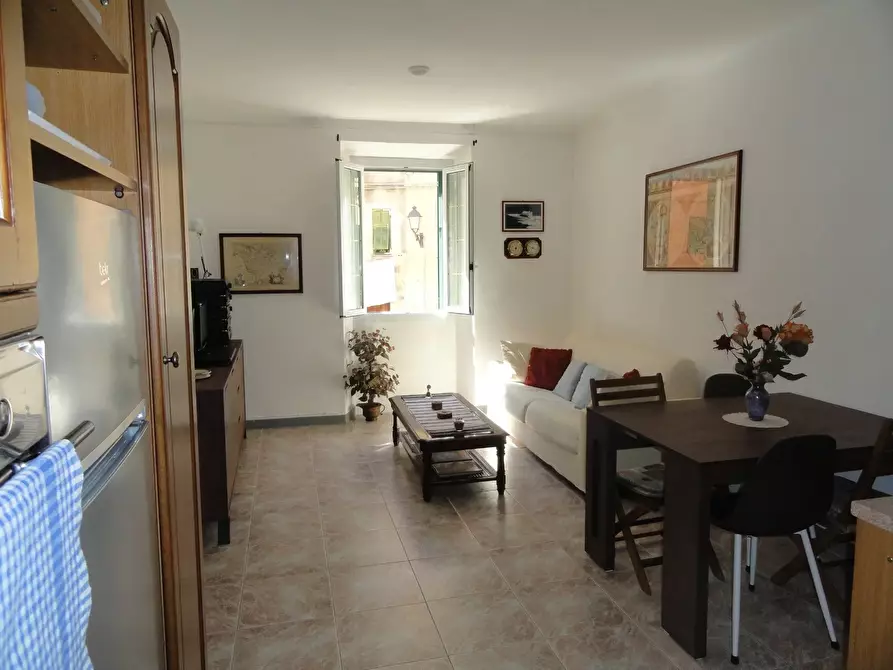 Immagine 2 di Casa trifamiliare in vendita  in Vico Sottorocchetta 8 a Ventimiglia