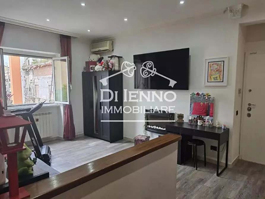 Immagine 9 di Casa trifamiliare in vendita  in Via Visconte Maggiolo a Roma