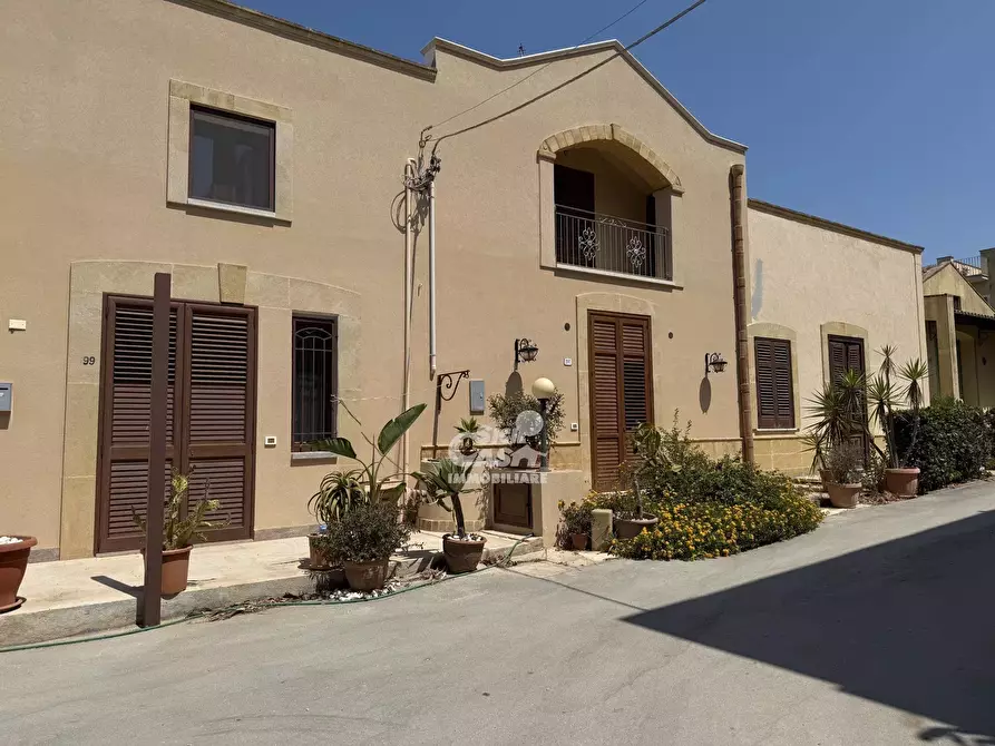 Immagine 3 di Casa trifamiliare in affitto  a Marsala