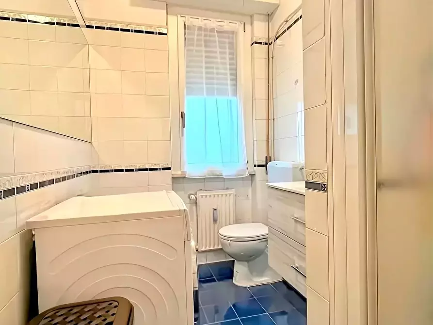 Immagine 12 di Casa trifamiliare in vendita  in Via XXV Aprile a Avegno