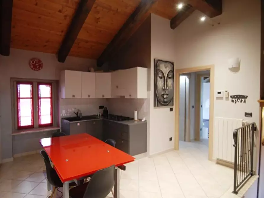 Immagine 6 di Casa trifamiliare in vendita  a Barolo