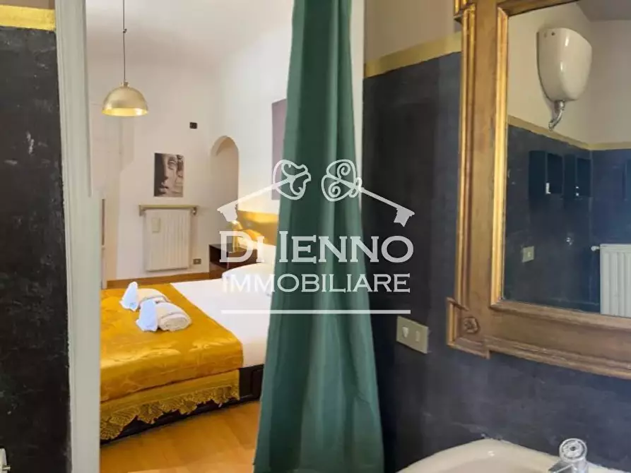 Immagine 25 di Casa trifamiliare in affitto  in Via della Polveriera a Roma