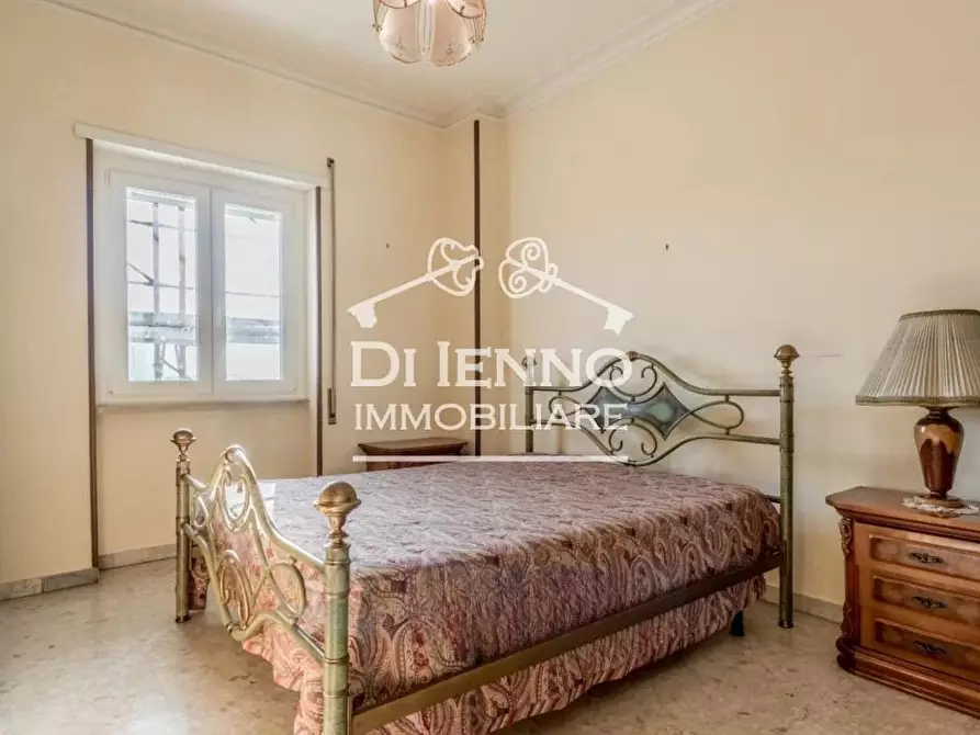 Immagine 14 di Casa trifamiliare in vendita  in Via della Rustica a Roma