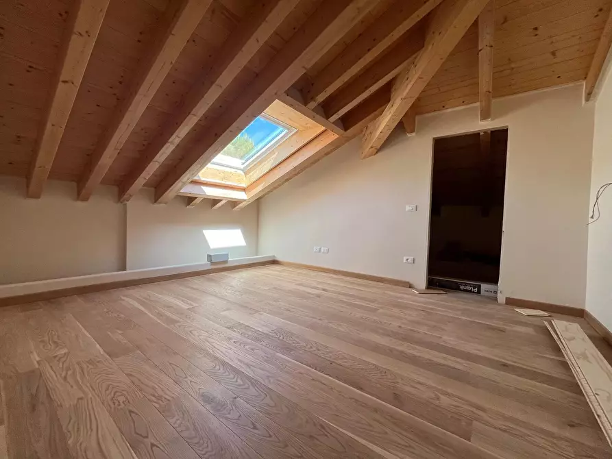 Immagine 23 di Casa trifamiliare in vendita  in Via Duchessa Canevaro a Avegno