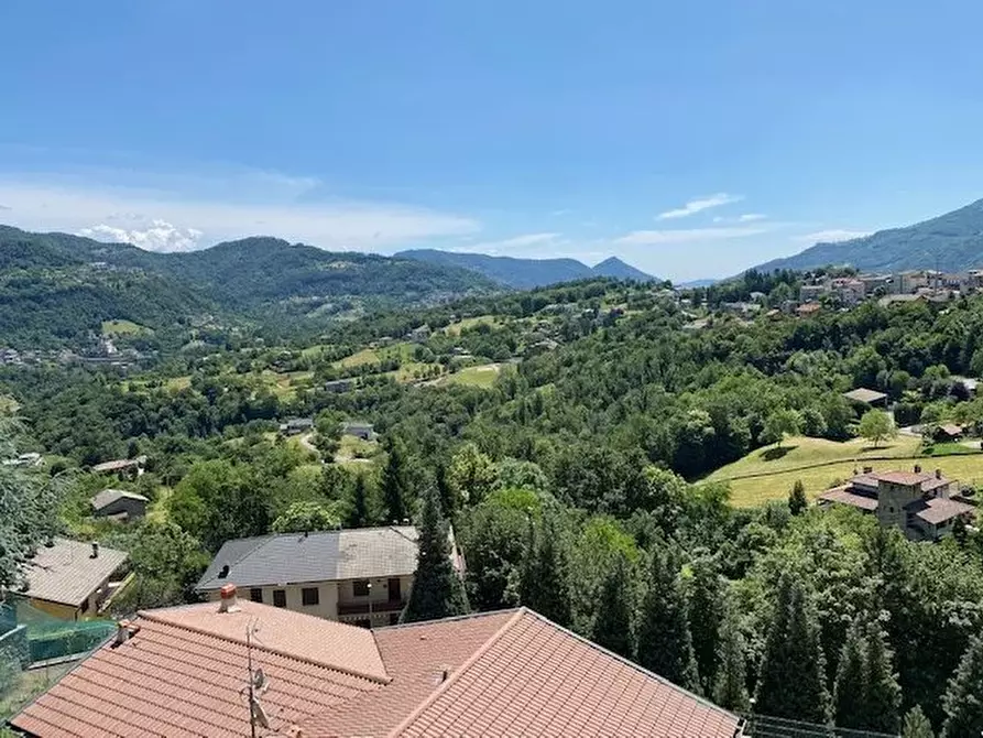Immagine 2 di Casa trifamiliare in vendita  in Via Quarenghi a Brumano