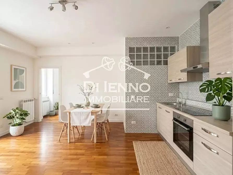 Immagine 3 di Casa trifamiliare in vendita  in Via del Trullo a Roma