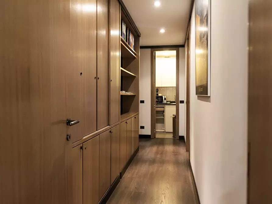 Immagine 25 di Castello in affitto  in Via Spadari a Milano