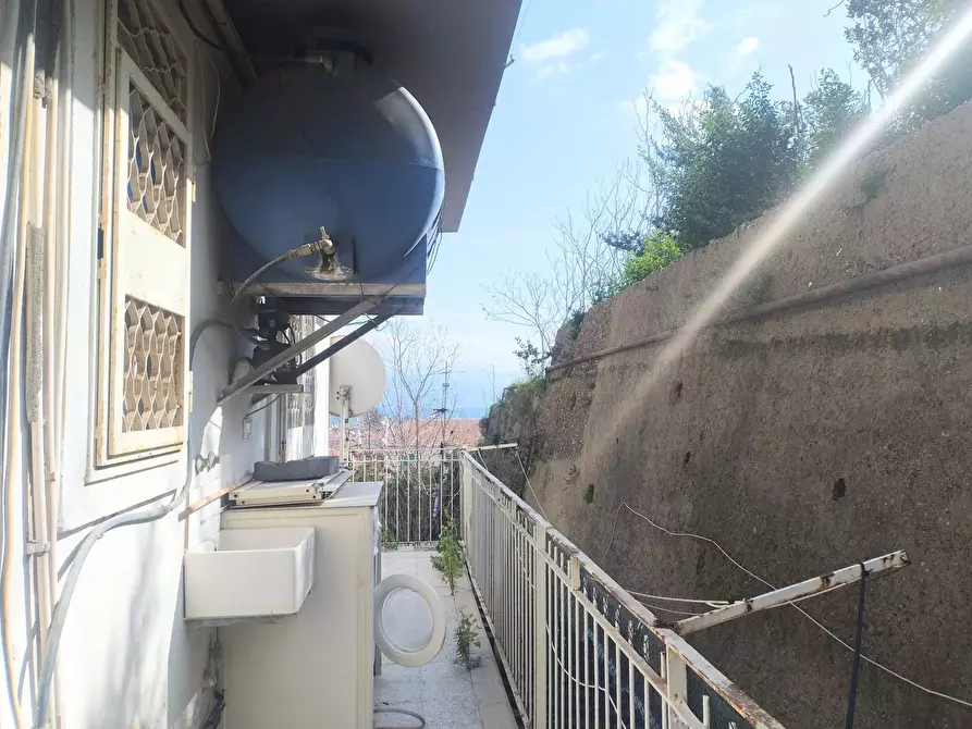 Immagine 10 di Casa trifamiliare in vendita  in Vico Biferno, 15 a Messina