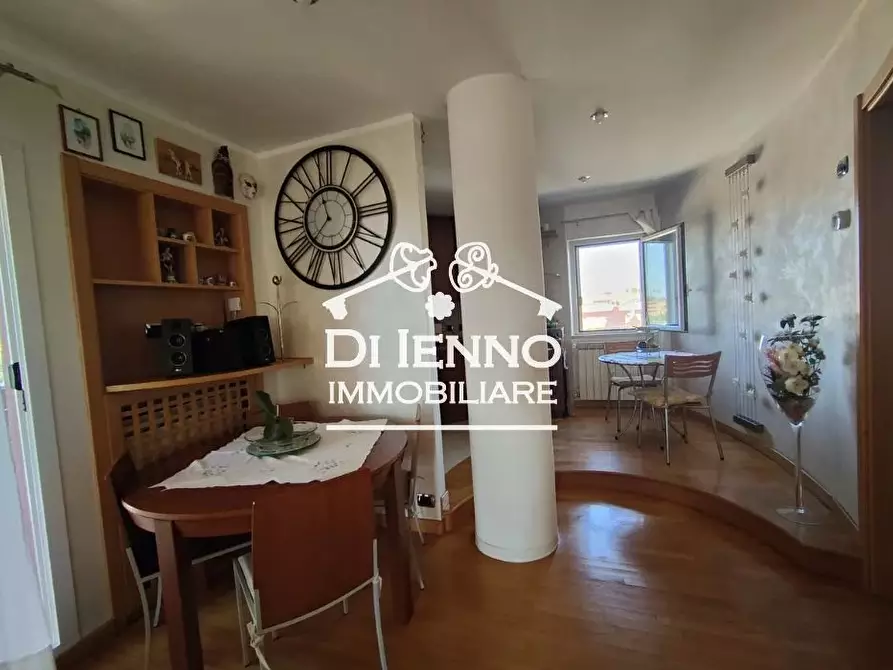 Immagine 1 di Casa trifamiliare in vendita  in Via Mongardino a Roma