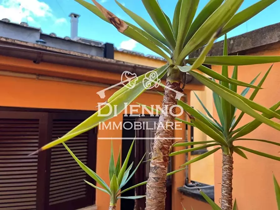 Immagine 19 di Casa trifamiliare in affitto  in Via della Polveriera a Roma