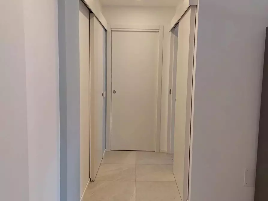 Immagine 10 di Casa trifamiliare in affitto  a Milano