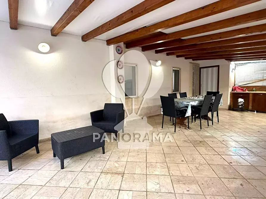 Immagine 13 di Casa trifamiliare in vendita  in Viale di Calatubo a Alcamo