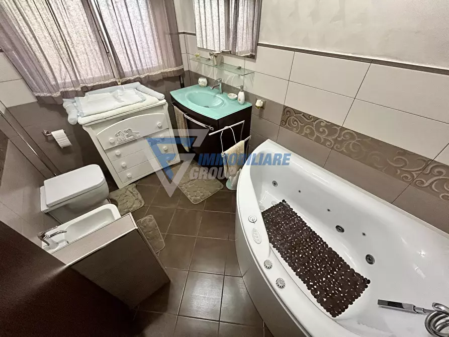 Immagine 10 di Casa trifamiliare in vendita  in Via Vincenzo Boscarino a Siracusa