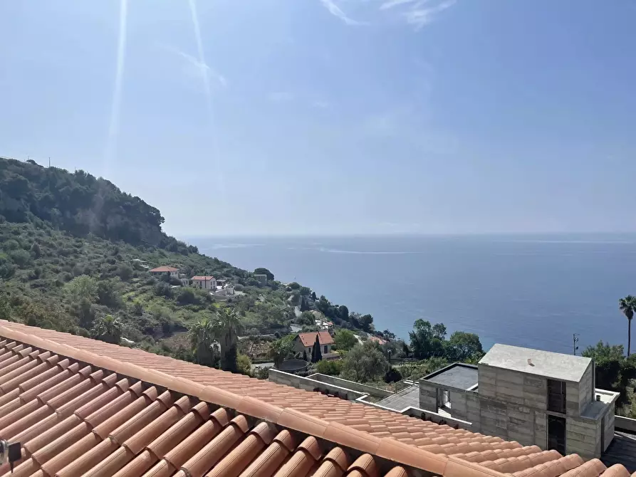 Immagine 10 di Casa trifamiliare in vendita  a Ventimiglia