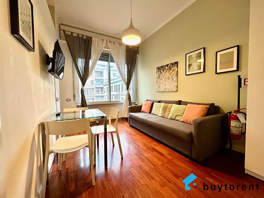 Immagine 16 di Casa trifamiliare in vendita  in Corso di Porta Nuova, 52a a Milano