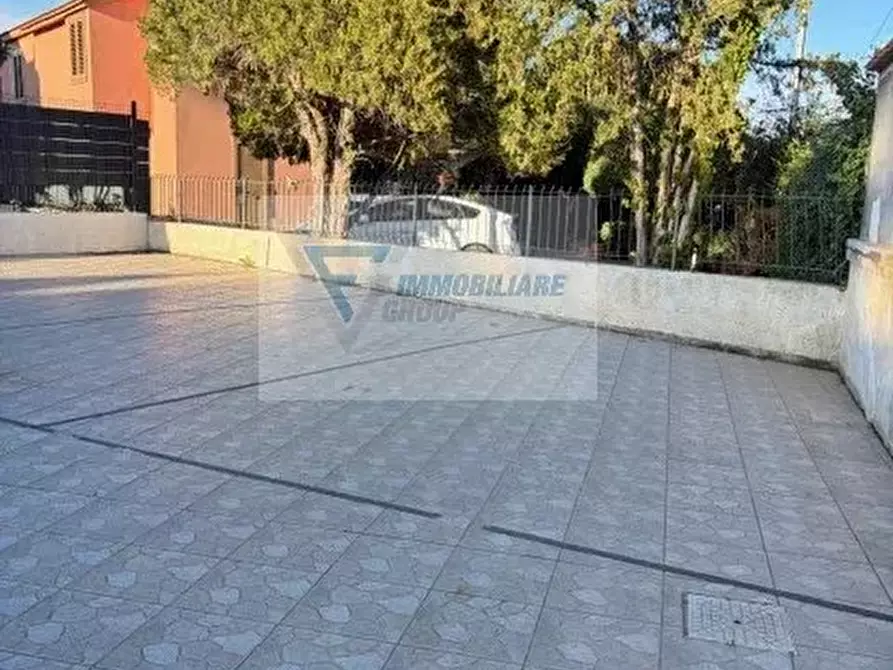 Immagine 3 di Casa trifamiliare in vendita  in Via Brancati a Buccheri