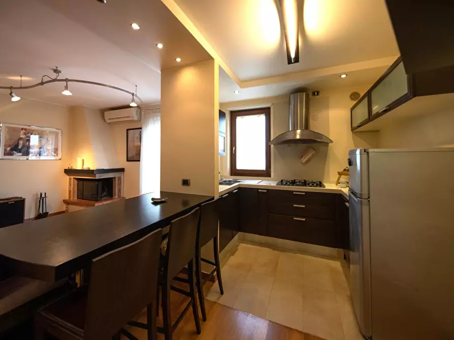 Immagine 15 di Casa trifamiliare in vendita  in Vico XX Vittorio Emanuele.19 a Bari