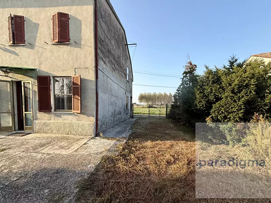 Immagine 3 di Casa trifamiliare in vendita  in Via Orti Camprella, 15 a Sale