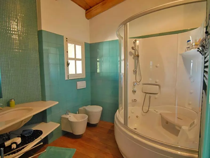 Immagine 28 di Casa trifamiliare in vendita  a Monforte D'alba