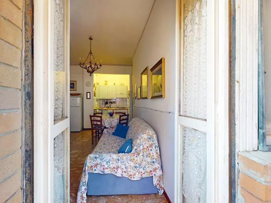 Immagine 10 di Casa trifamiliare in vendita  in Corso Europa 37. a Borghetto Santo Spirito