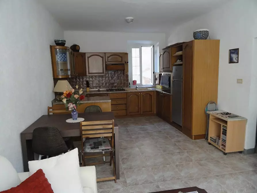 Immagine 3 di Casa trifamiliare in vendita  in Vico Sottorocchetta 8 a Ventimiglia