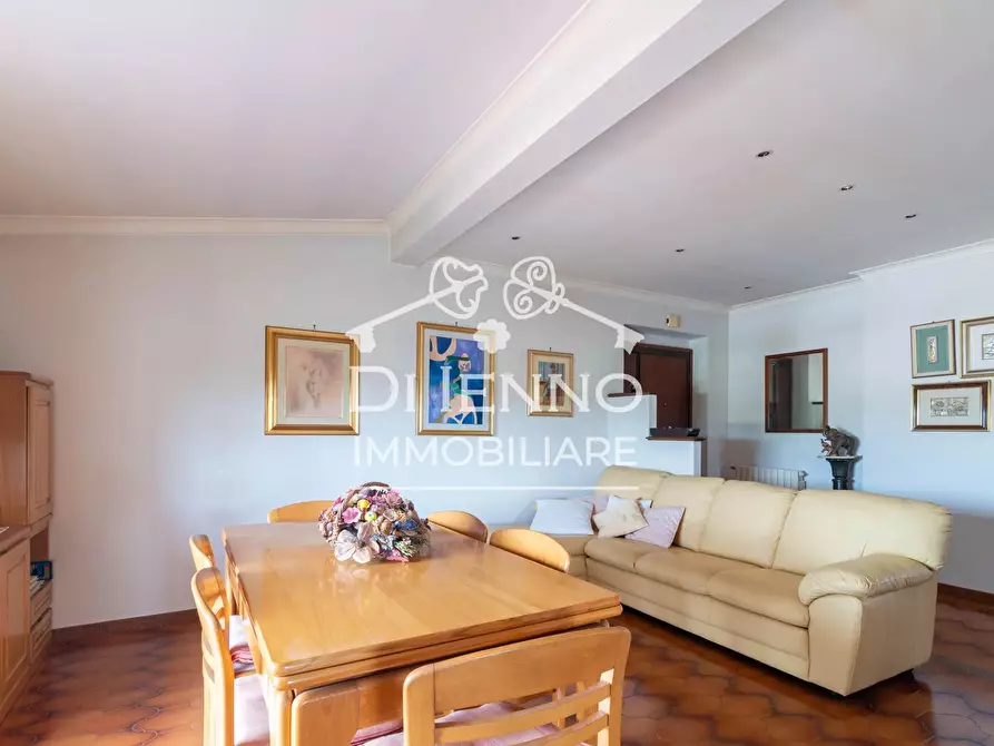 Immagine 5 di Casa trifamiliare in vendita  in Via Castenedolo a Roma