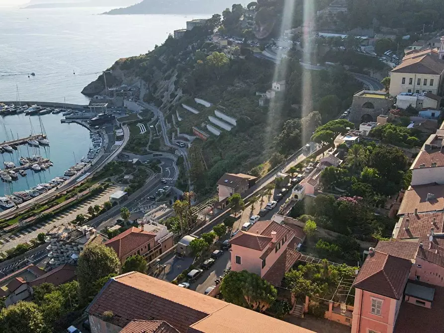 Immagine 8 di Casa trifamiliare in vendita  a Ventimiglia