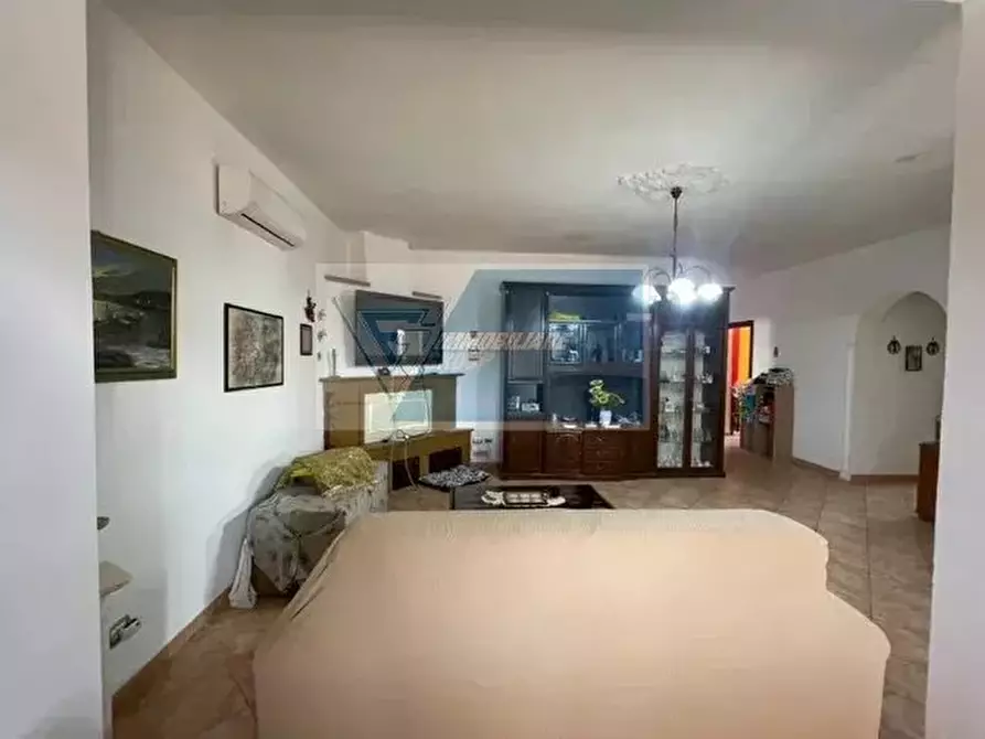 Immagine 2 di Casa trifamiliare in vendita  in Via Brancati a Buccheri