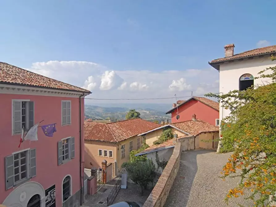 Immagine 15 di Casa trifamiliare in vendita  a Monforte D'alba
