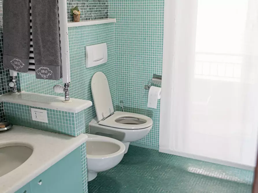 Immagine 50 di Casa trifamiliare in vendita  a Ventimiglia