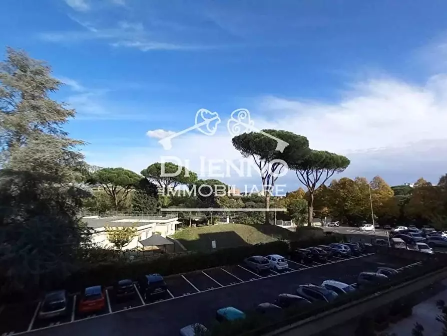 Immagine 1 di Casa trifamiliare in vendita  in Via Valbondione a Roma