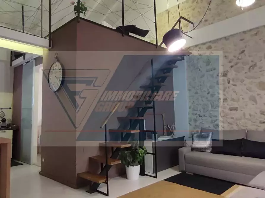 Immagine 3 di Casa trifamiliare in vendita  in Via Cavour a Siracusa