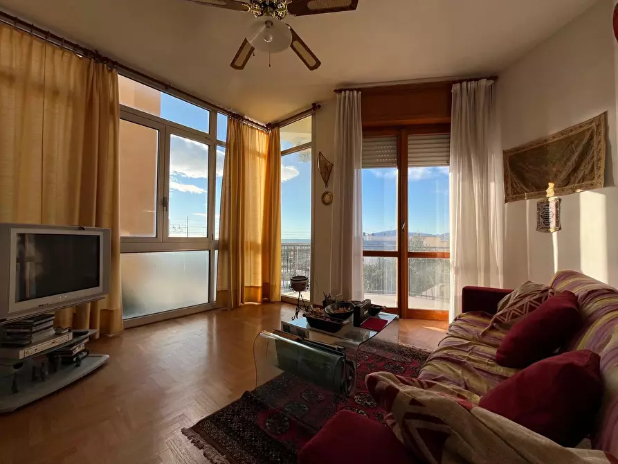 Immagine 1 di Casa trifamiliare in vendita  in Via Como a Lavagna