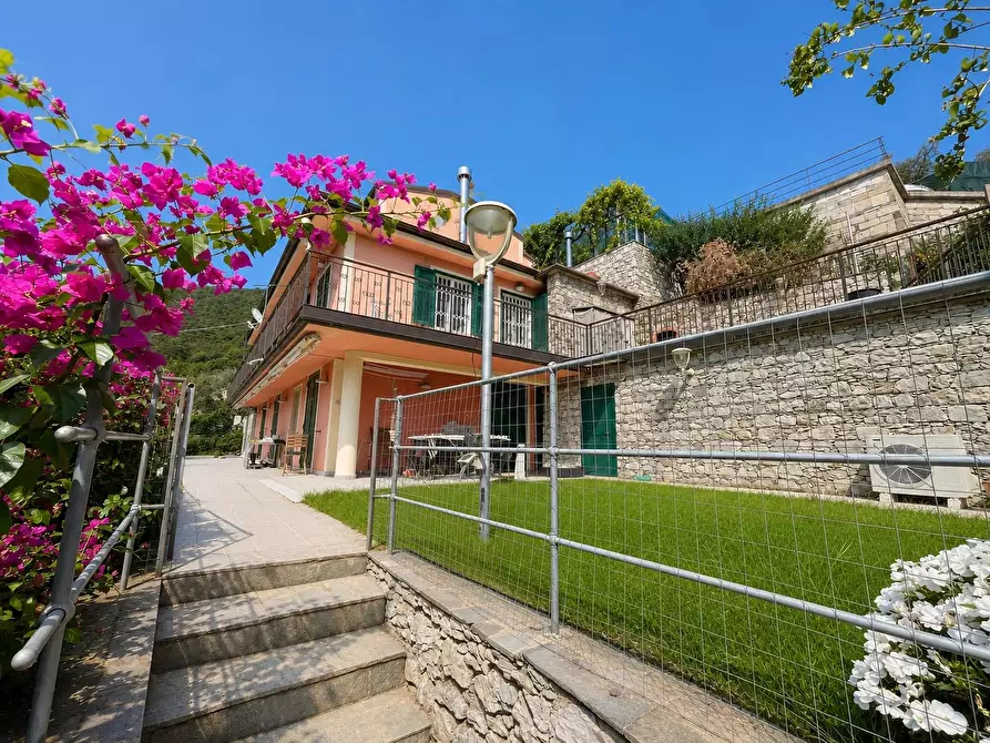 casa indipendente in vendita a Chiavari in zona Sanguineto