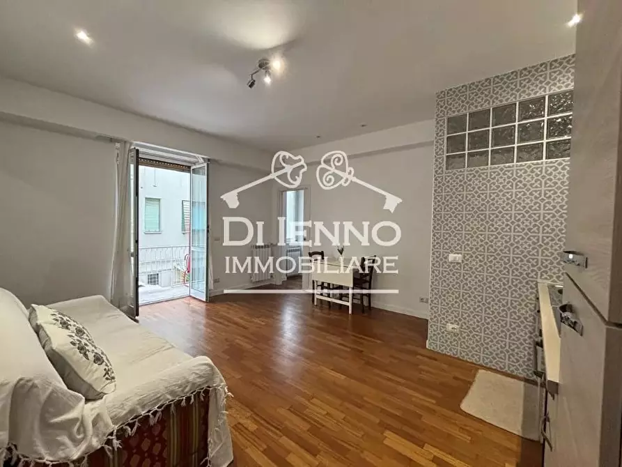 Immagine 1 di Casa trifamiliare in vendita  in Via del Trullo a Roma