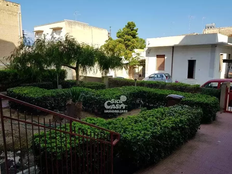 Immagine 10 di Casa trifamiliare in vendita  in Via dei Normanni a Marsala
