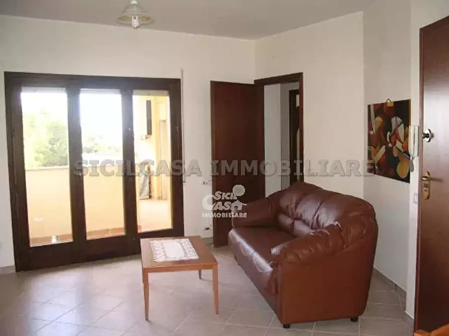 Immagine 2 di Casa trifamiliare in vendita  a Marsala