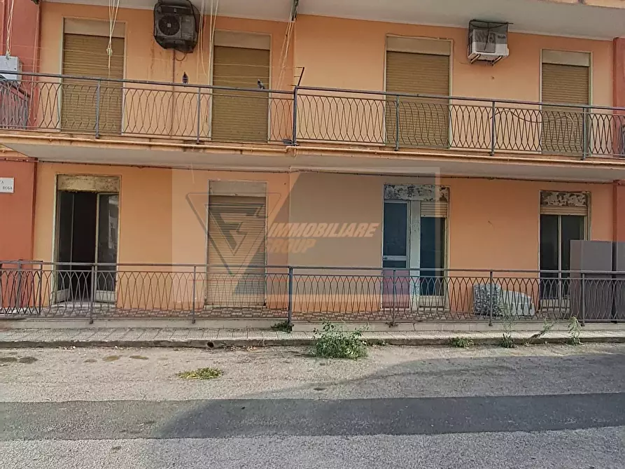 Immagine 1 di Casa trifamiliare in vendita  in VIA MONTE ROSA a Siracusa